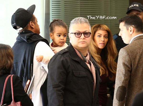 COUPLEDOM Beyonce, Jay Z & Blue Ivy HOP On Train Out Of Paris ...